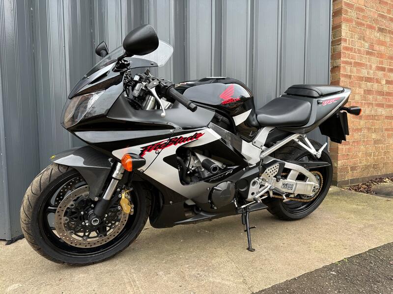 HONDA CBR900RR Fireblade