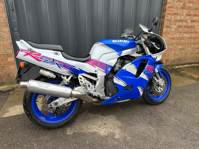 SUZUKI GSXR750