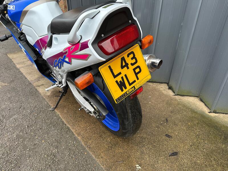 SUZUKI GSXR750