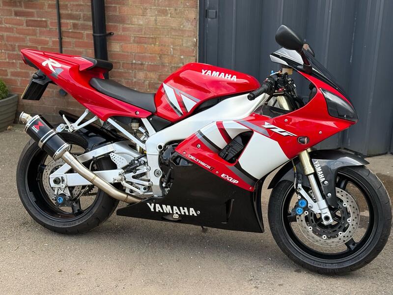 YAMAHA YZF-R1
