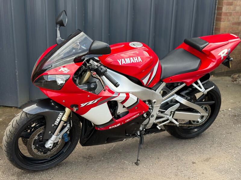 YAMAHA YZF-R1