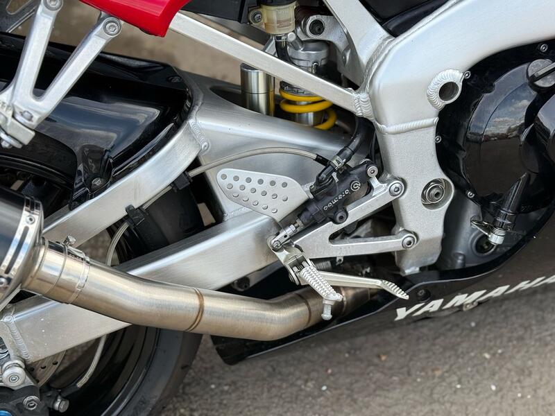 YAMAHA YZF-R1