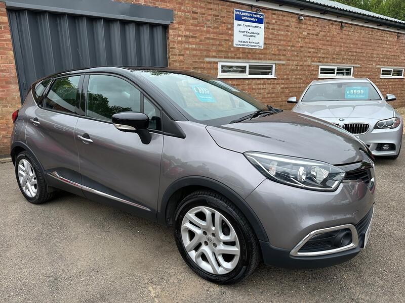 View RENAULT CAPTUR 0.9 Dynamique MediaNav TCe 90 Stop & Start