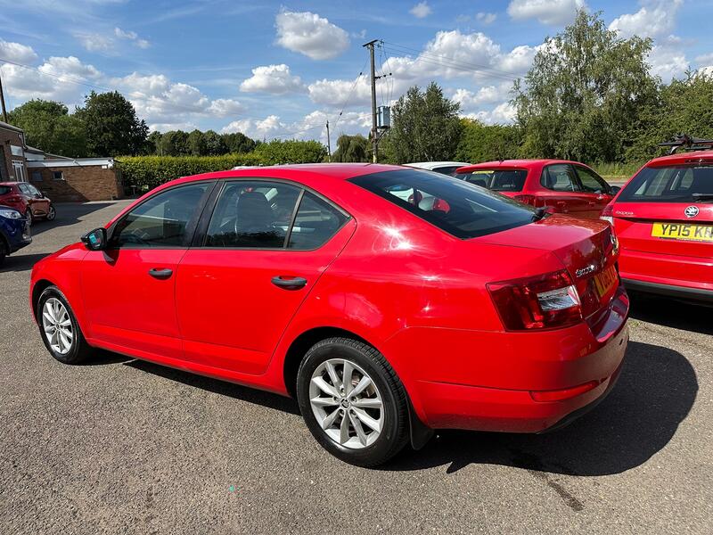 View SKODA OCTAVIA 1.6 TDI S